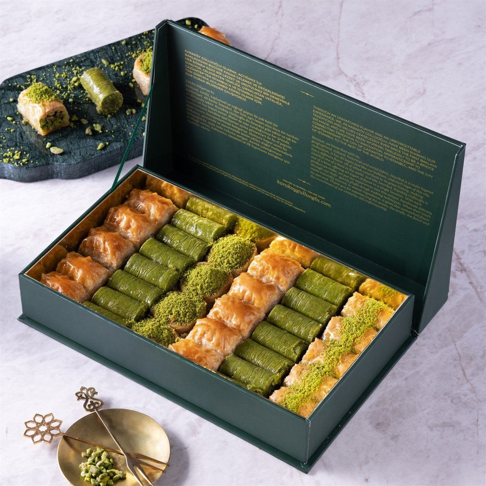 Assorted Baklava in a Special Gift Box, 1 kg (2.20 lbs)