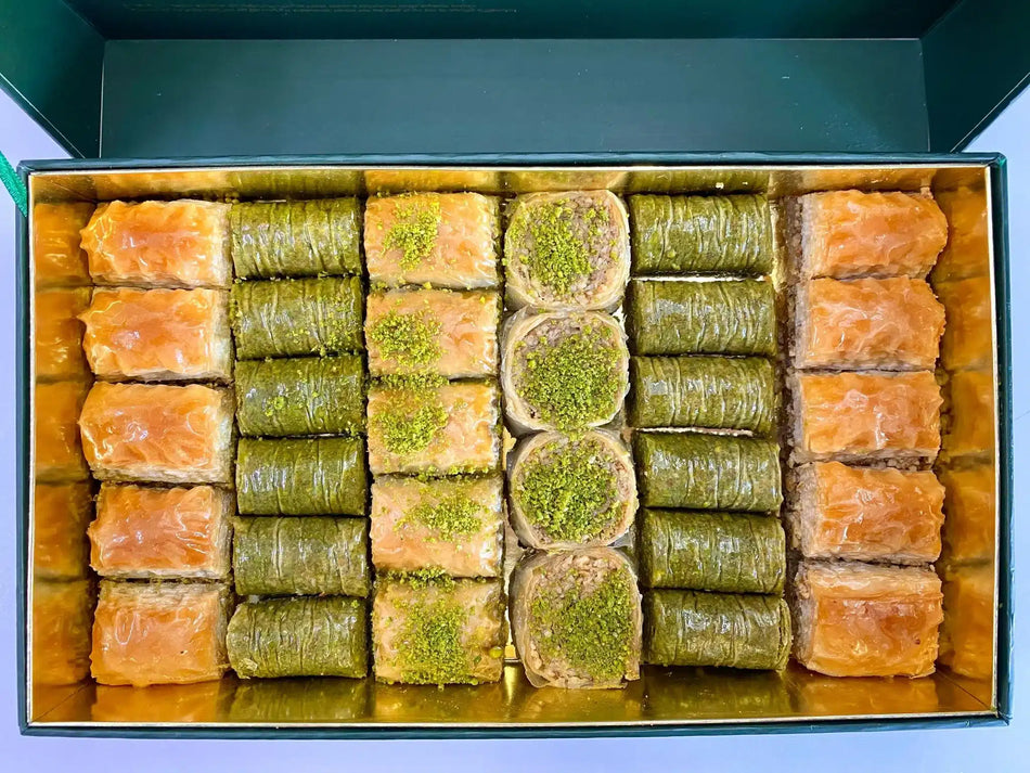 Assorted Baklava in a Special Gift Box, 1 kg (2.20 lbs)