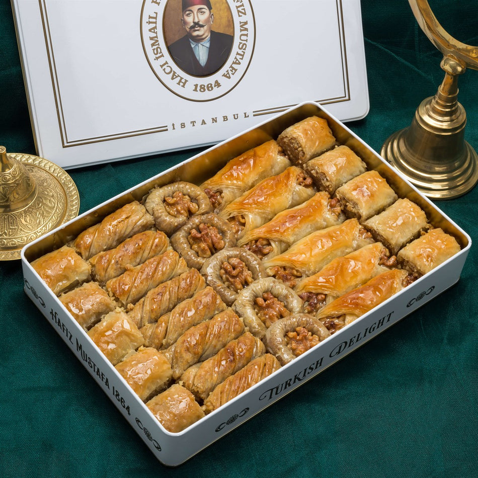 Mixed Walnut Baklava Box, 1.3kg - 2.86lbs
