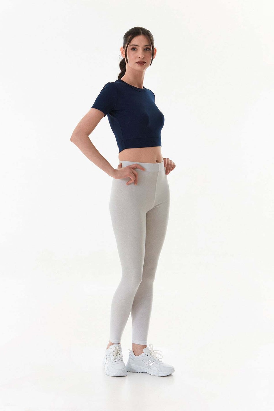 Basic Crew Neck Crop T-Shirt - MALLTURK