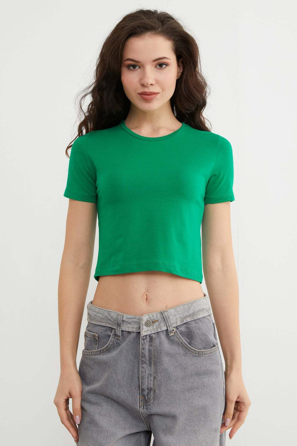 Basic Crew Neck Crop T-Shirt - MALLTURK
