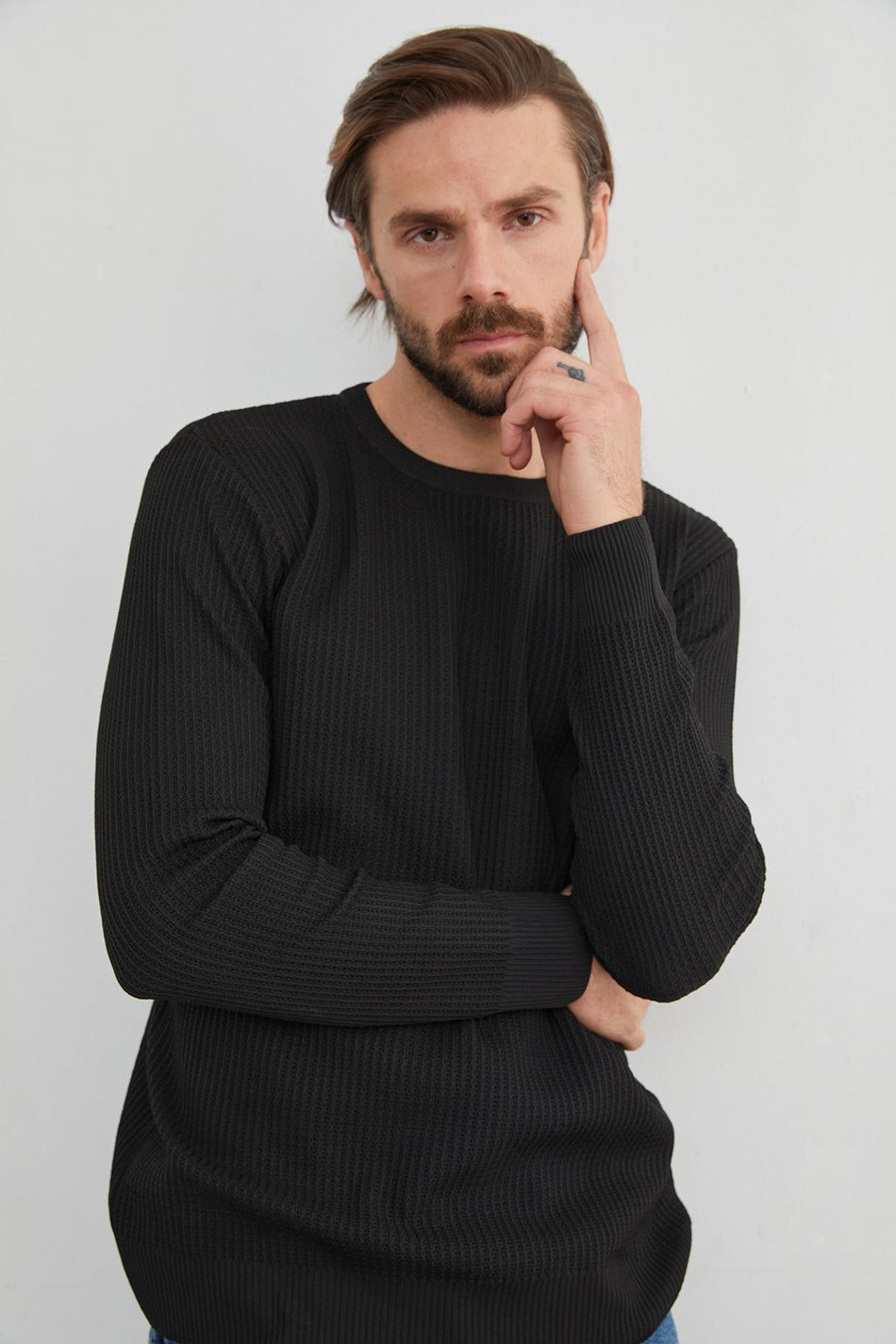 Basic Crew Neck Knit Sweater - MALLTURK