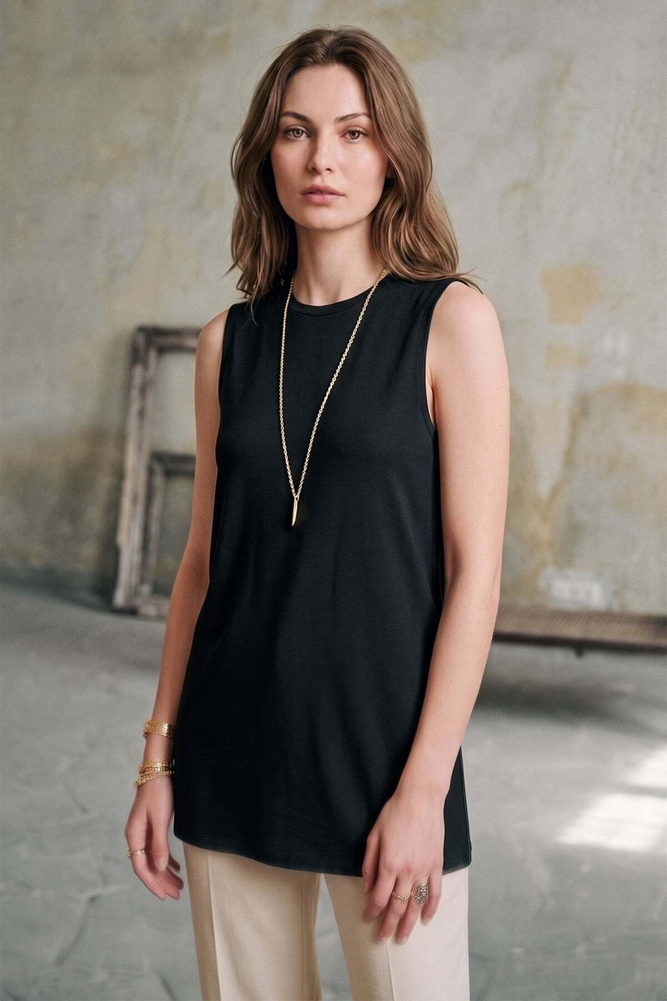 Basic Crew Neck Sleeveless Tunic - MALLTURK