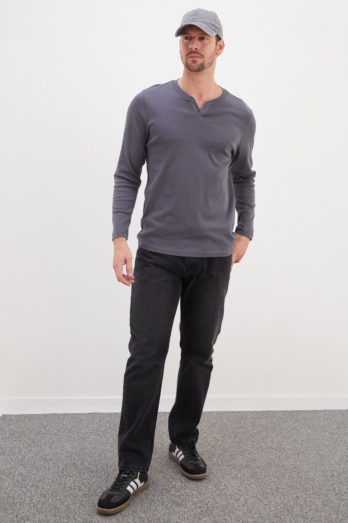 Basic V-Neck Ribbed Bodysuit - MALLTURK