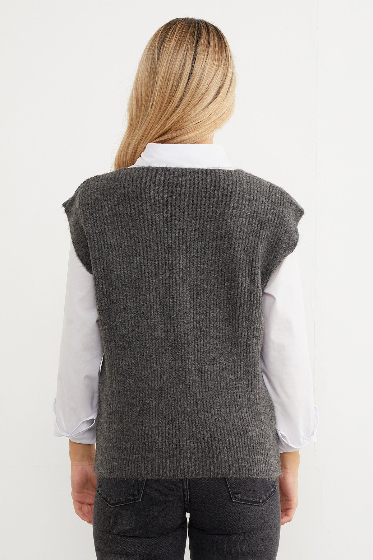 Bearded Buttoned V-Neck Oversize Vest - MALLTURK