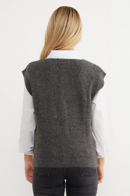 Bearded Buttoned V-Neck Oversize Vest - MALLTURK