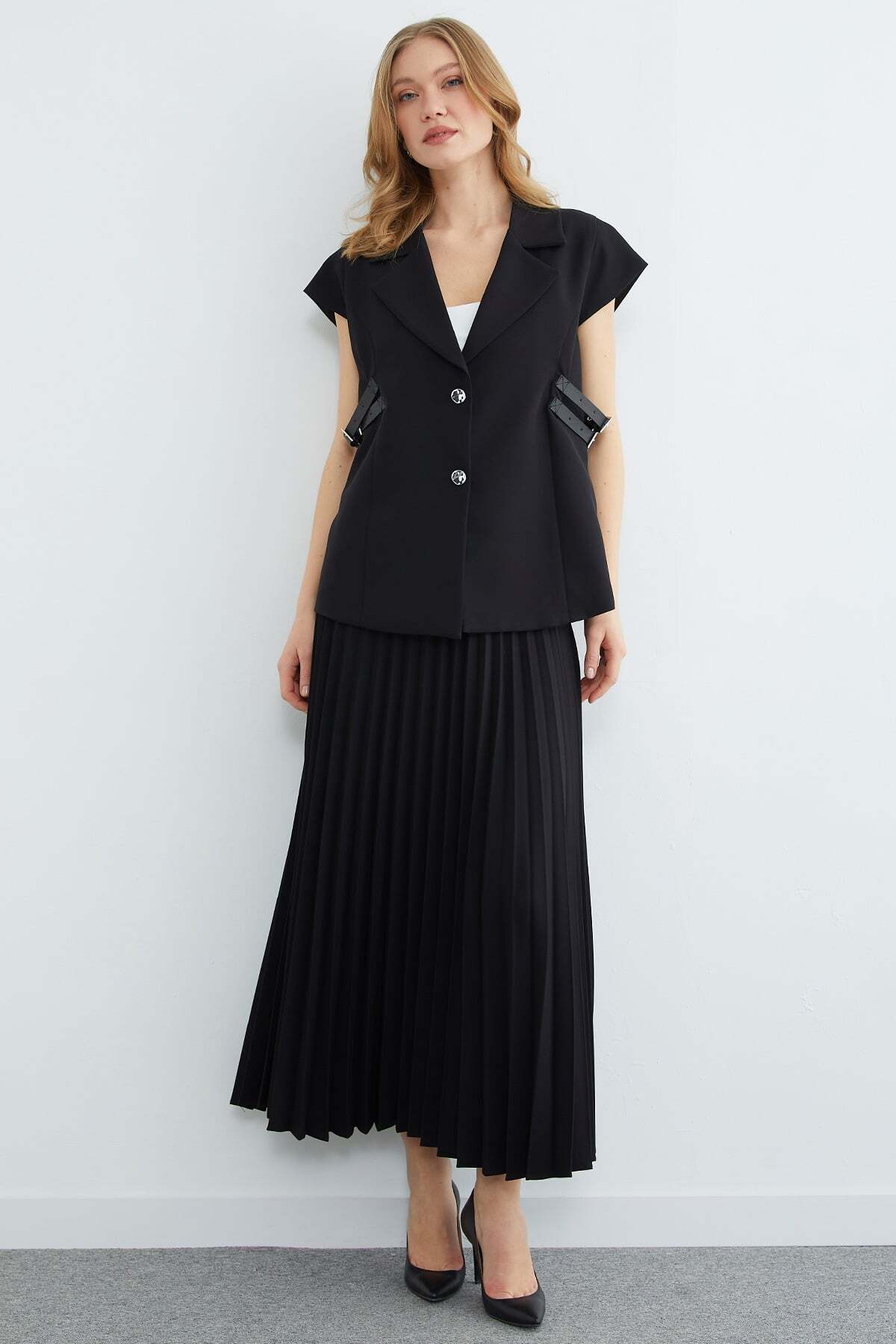 Belt Detailed Vest Skirt 2-Piece Set - MALLTURK