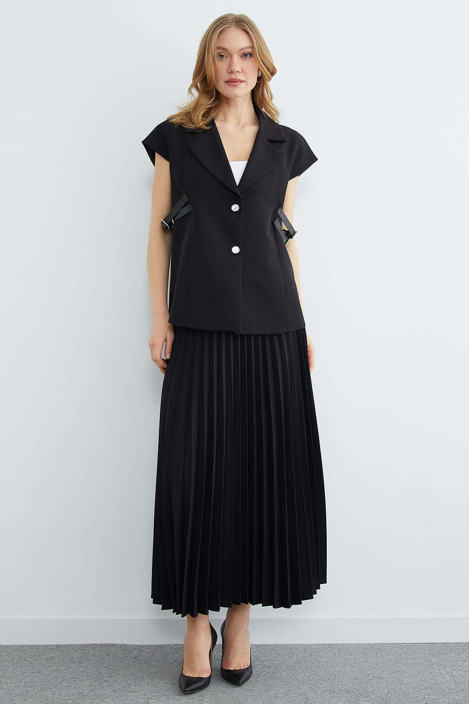 Belt Detailed Vest Skirt 2-Piece Set - MALLTURK
