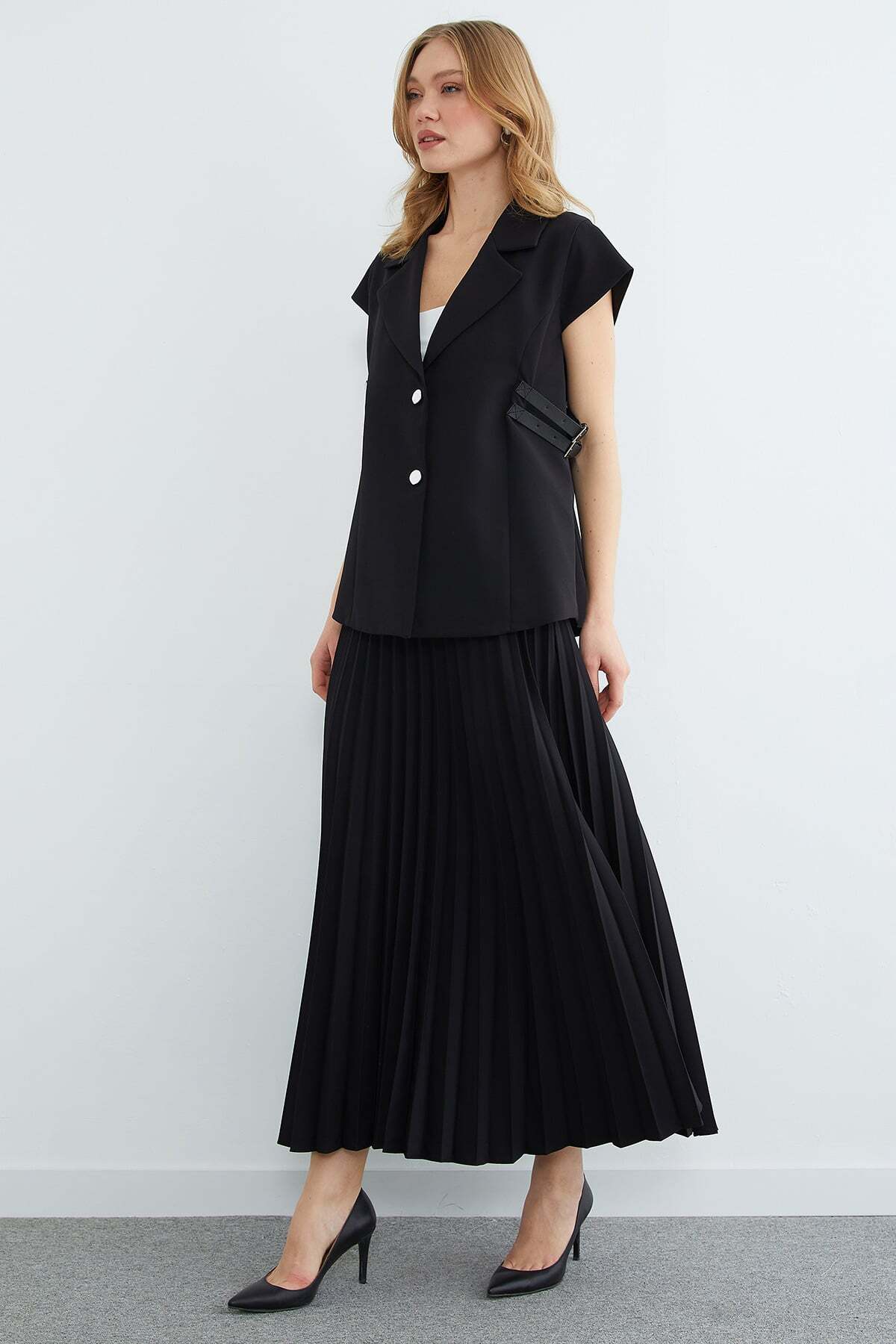 Belt Detailed Vest Skirt 2-Piece Set - MALLTURK