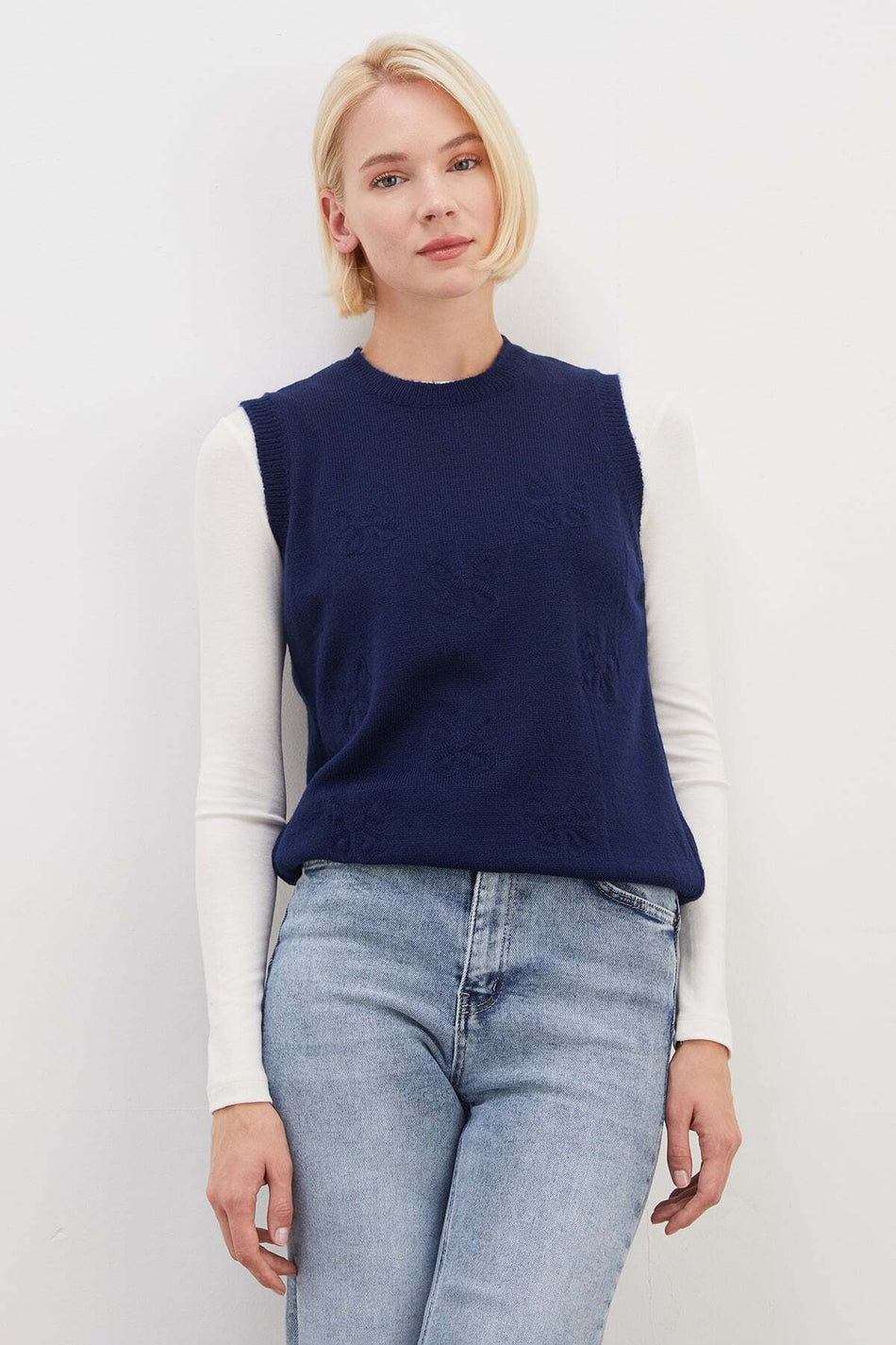 Bowknot Embroidered Crew Neck Knit Sweater - MALLTURK