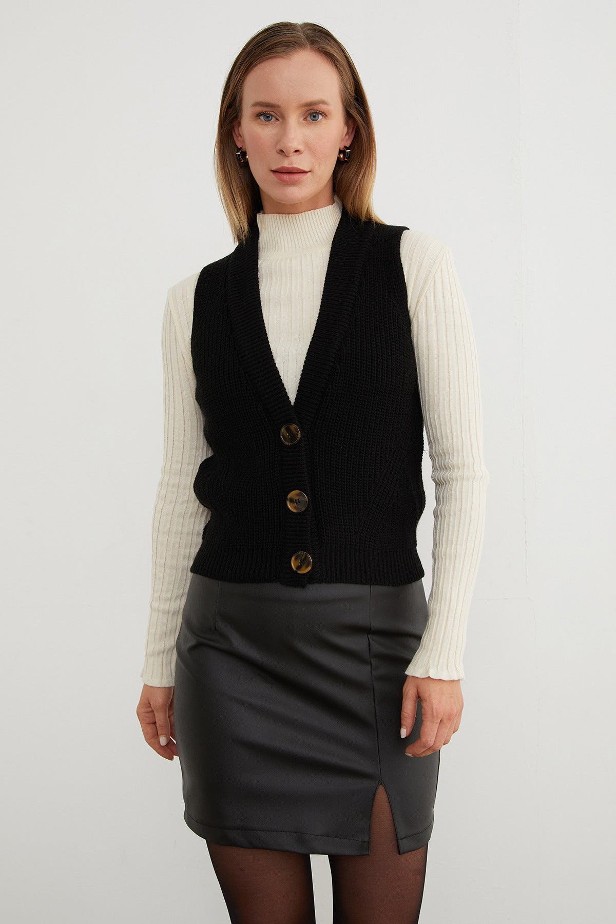 Buttoned Knitwear Vest - MALLTURK