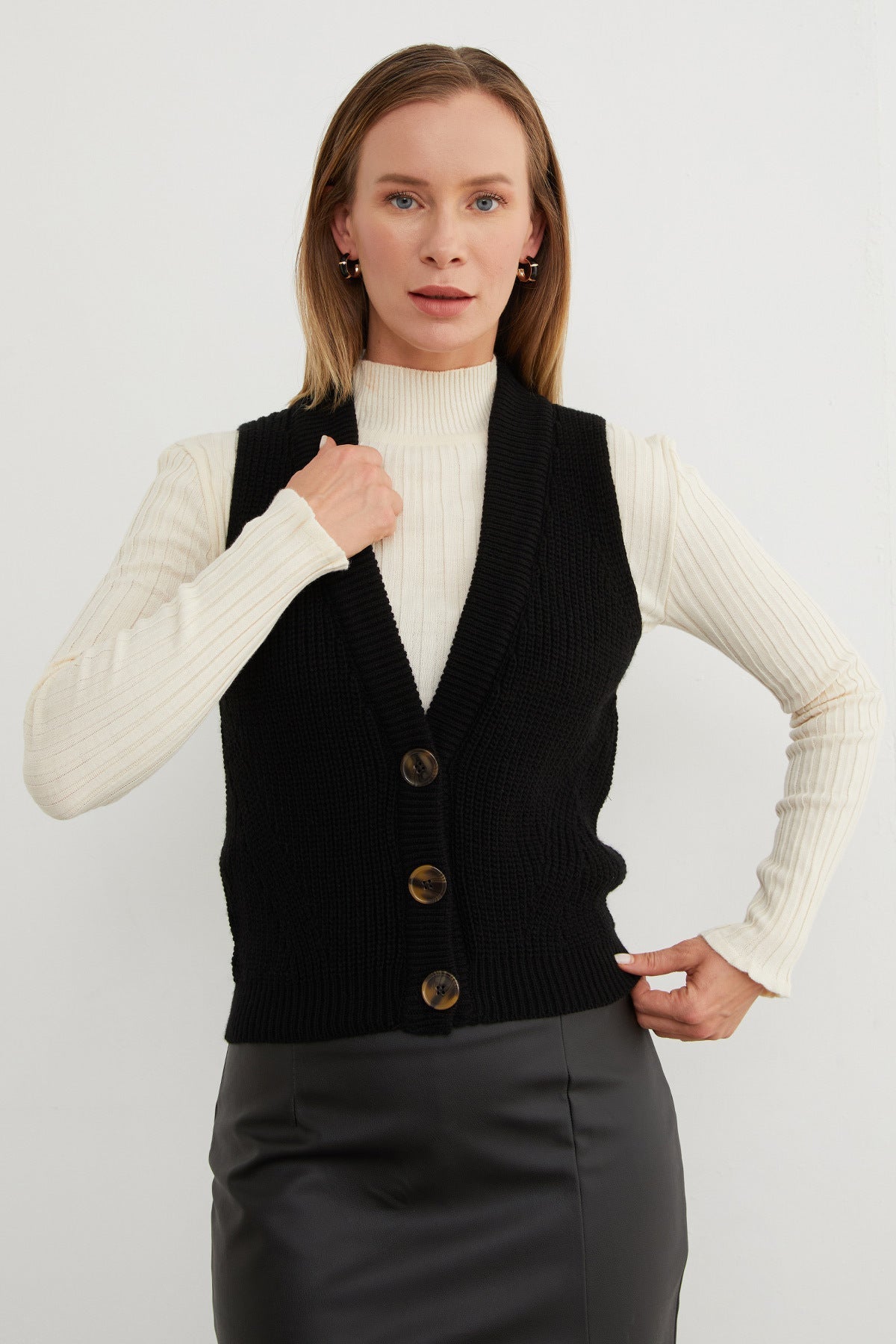 Buttoned Knitwear Vest - MALLTURK