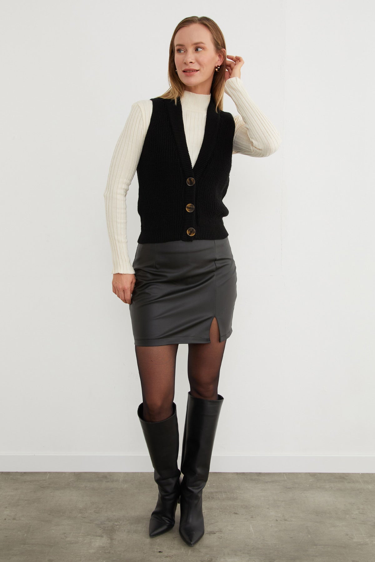 Buttoned Knitwear Vest - MALLTURK