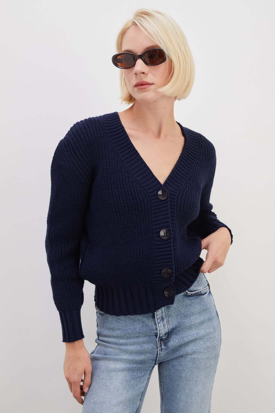 Buttoned V-Neck Casual Knitwear Cardigan - MALLTURK