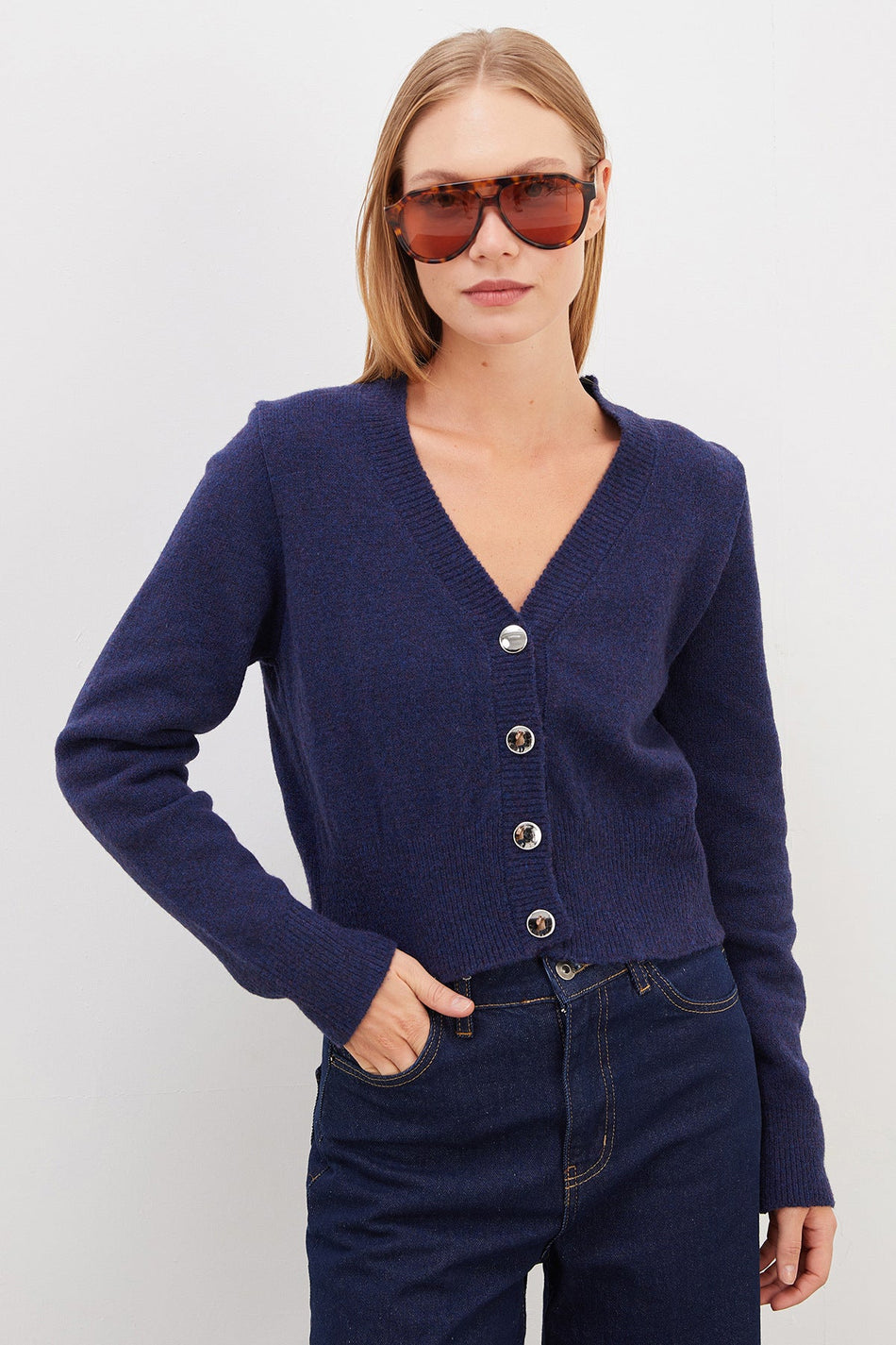 Buttoned V-Neck Knitwear Cardigan - MALLTURK