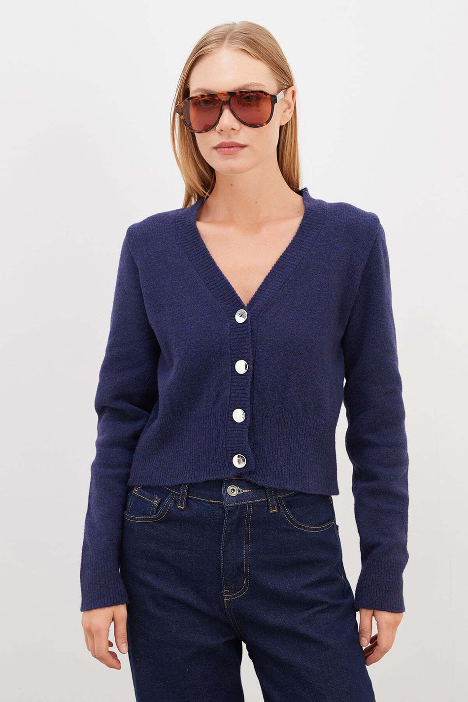 Buttoned V-Neck Knitwear Cardigan - MALLTURK