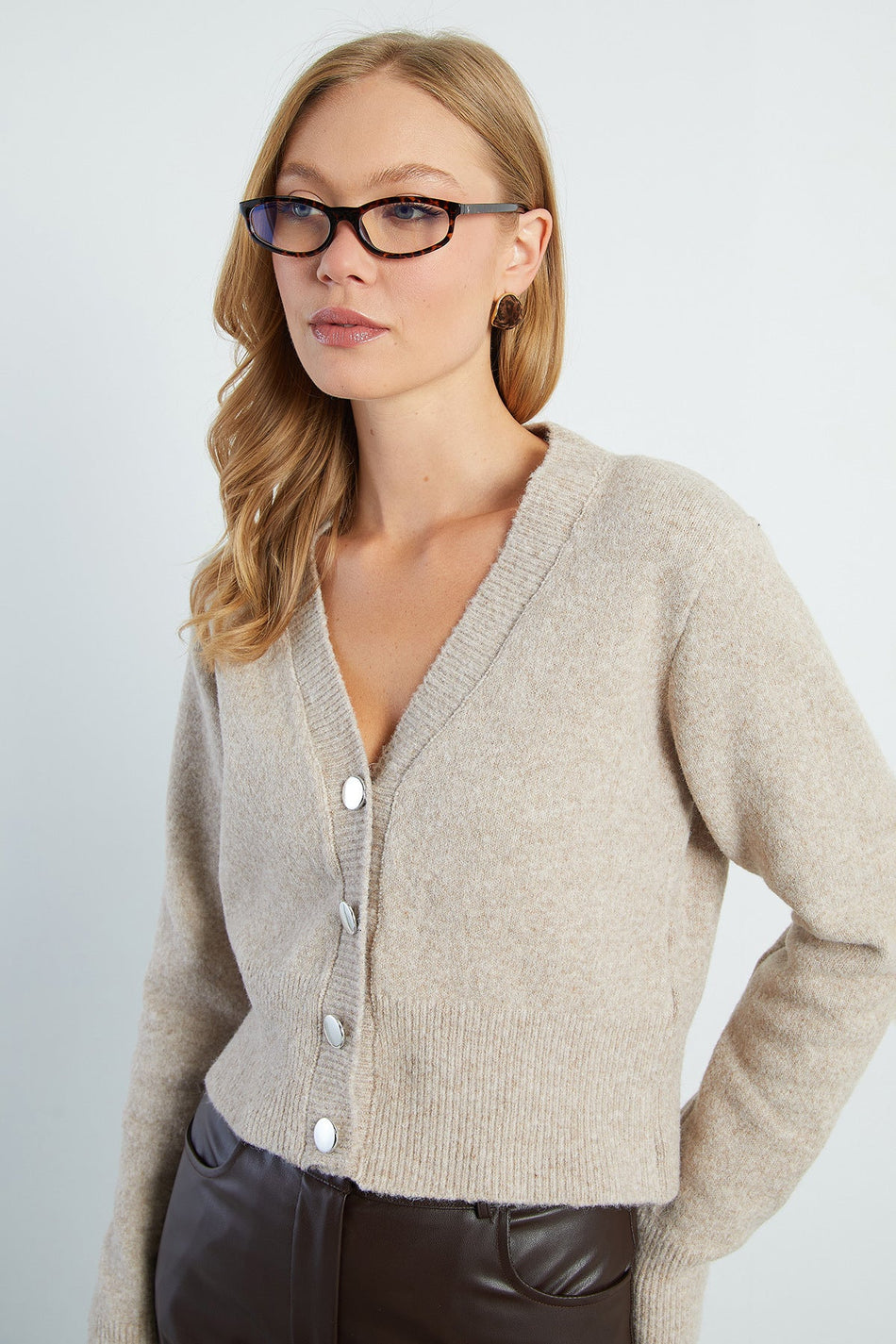 Buttoned V-Neck Knitwear Cardigan - MALLTURK