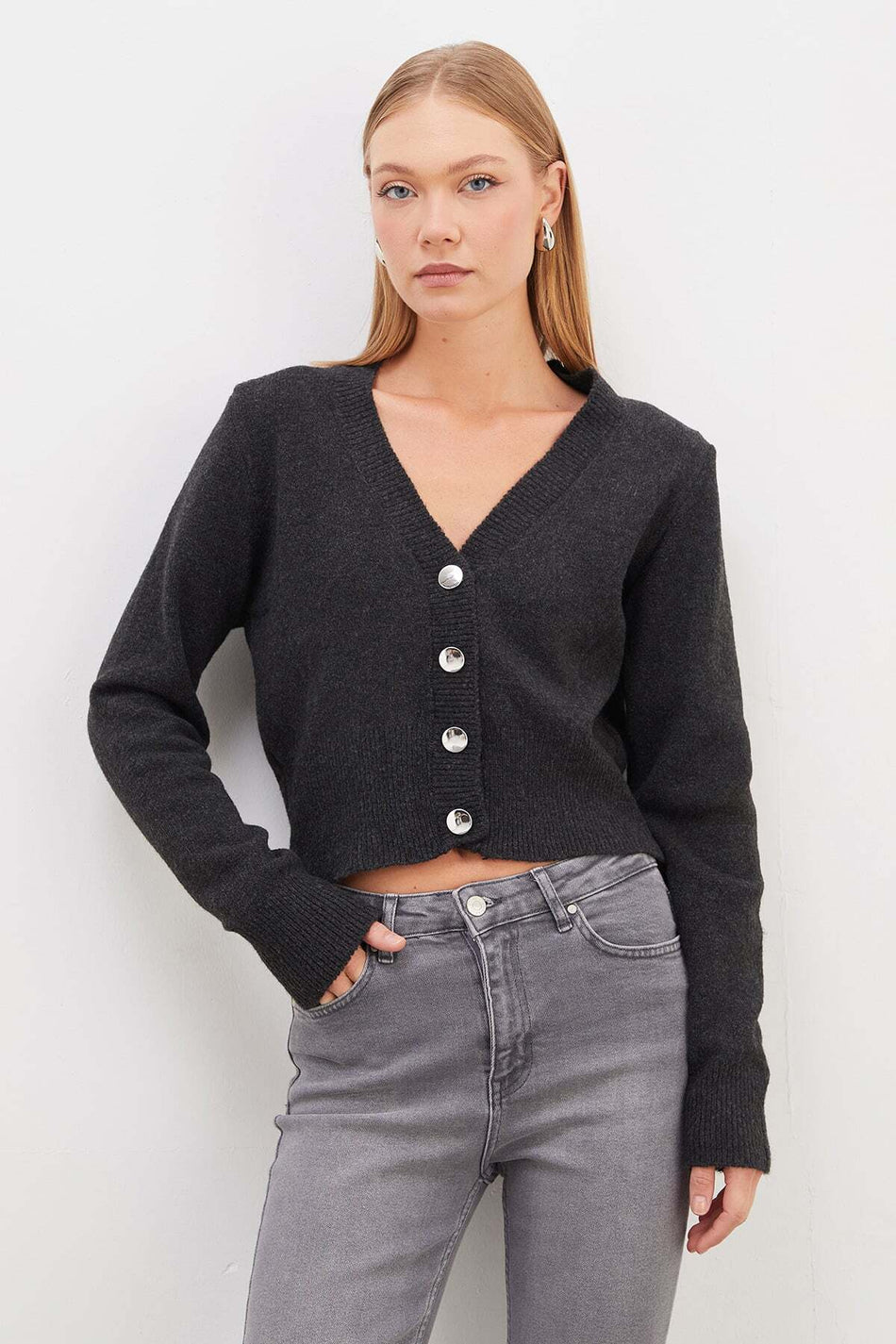 Buttoned V-Neck Knitwear Cardigan - MALLTURK