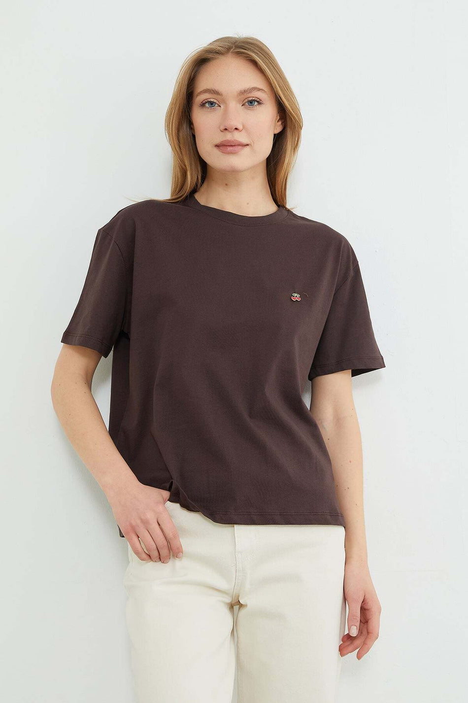 Crew Neck T-Shirt with Cherry Accessories - MALLTURK