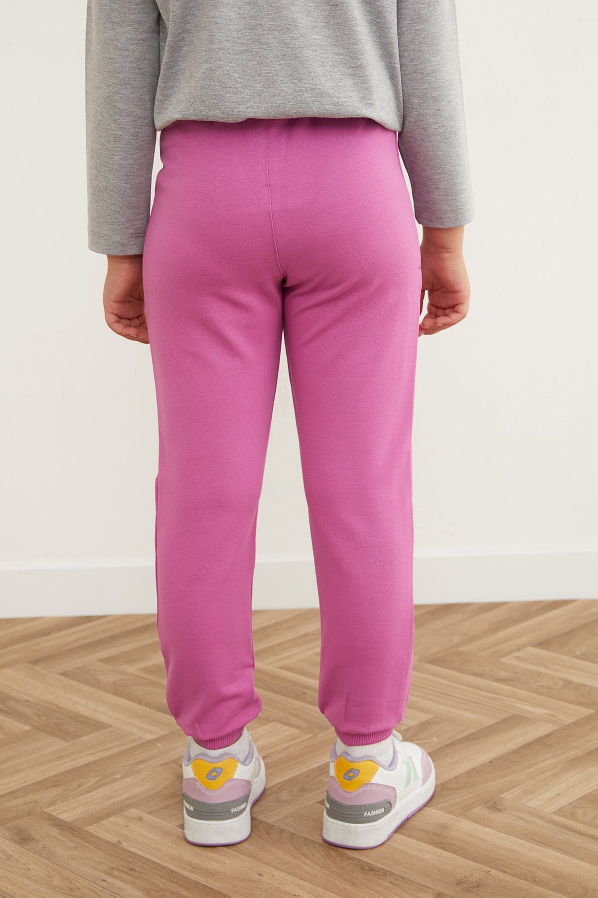Elastic Waist Emblem Jogger Girl's Sweatpants - MALLTURK