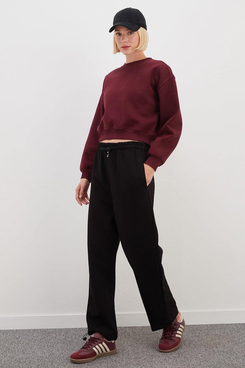 Elastic Waist Sweatpants with Cuffed Cuffs - MALLTURK