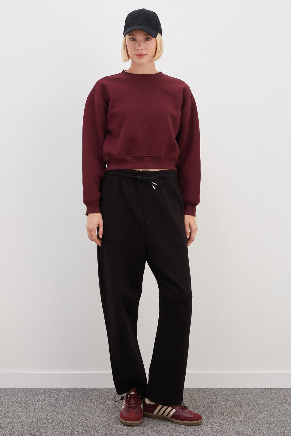 Elastic Waist Sweatpants with Cuffed Cuffs - MALLTURK