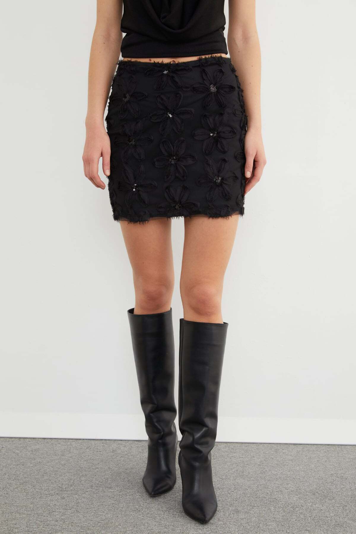 Floral Embroidered Sequin Detailed Mini Skirt - MALLTURK