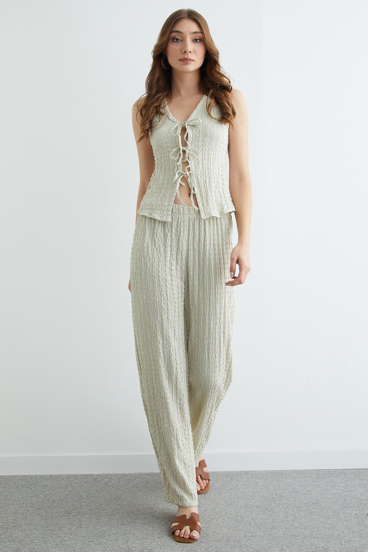 Front-Tie Textured Vest Set 2-Piece Set - MALLTURK