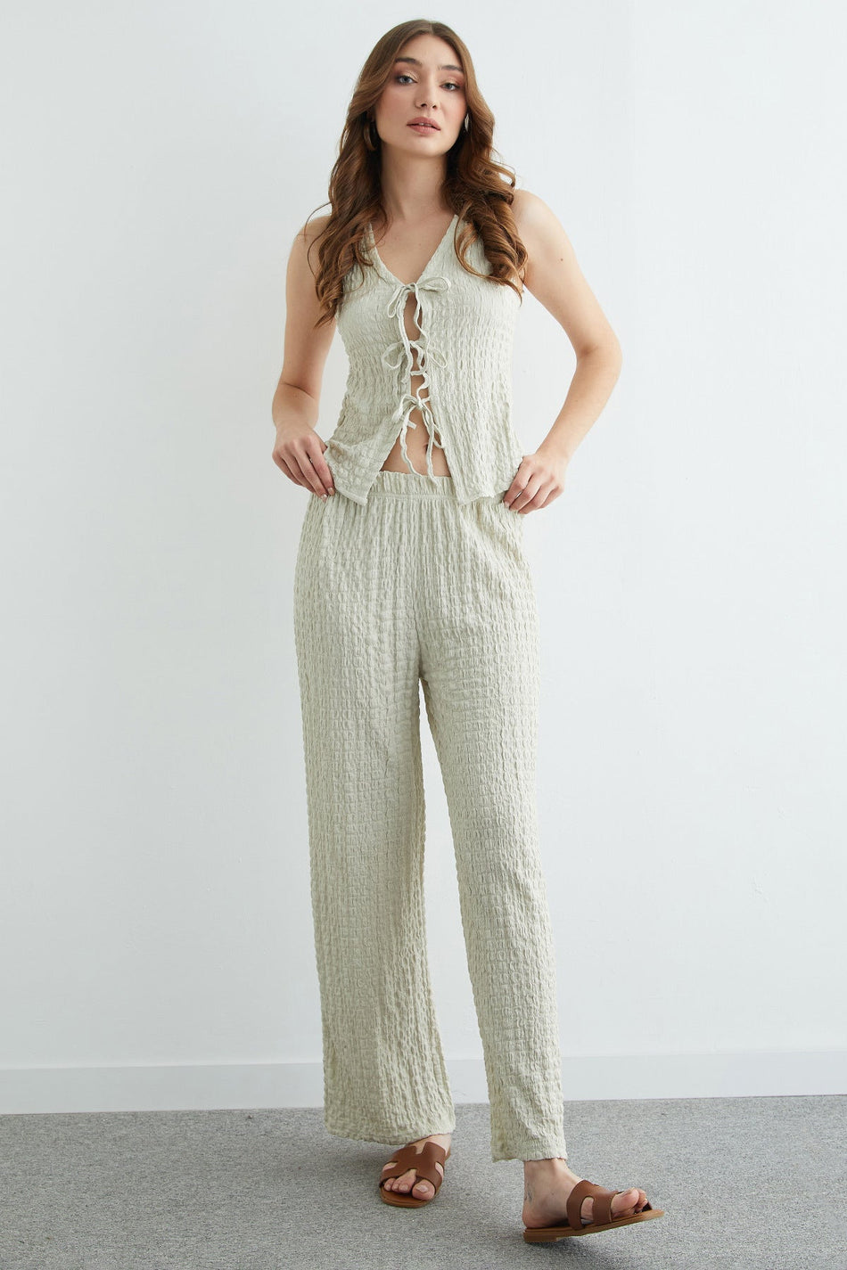 Front-Tie Textured Vest Set 2-Piece Set - MALLTURK