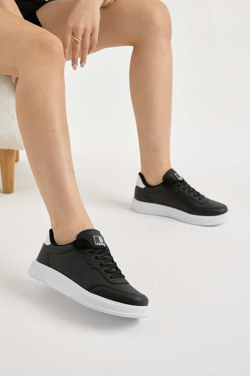Hafif Faylon Taban Bağcıklı Unisex Siyah Beyaz Günlük Spor Ayakkabı TBPRF015 - MALLTURK