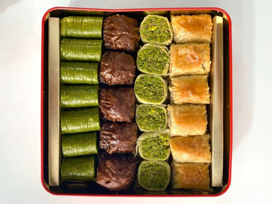 Hafiz Mustafa Assorted Baklava in a Metal Box – 1000g (2.20lbs)
