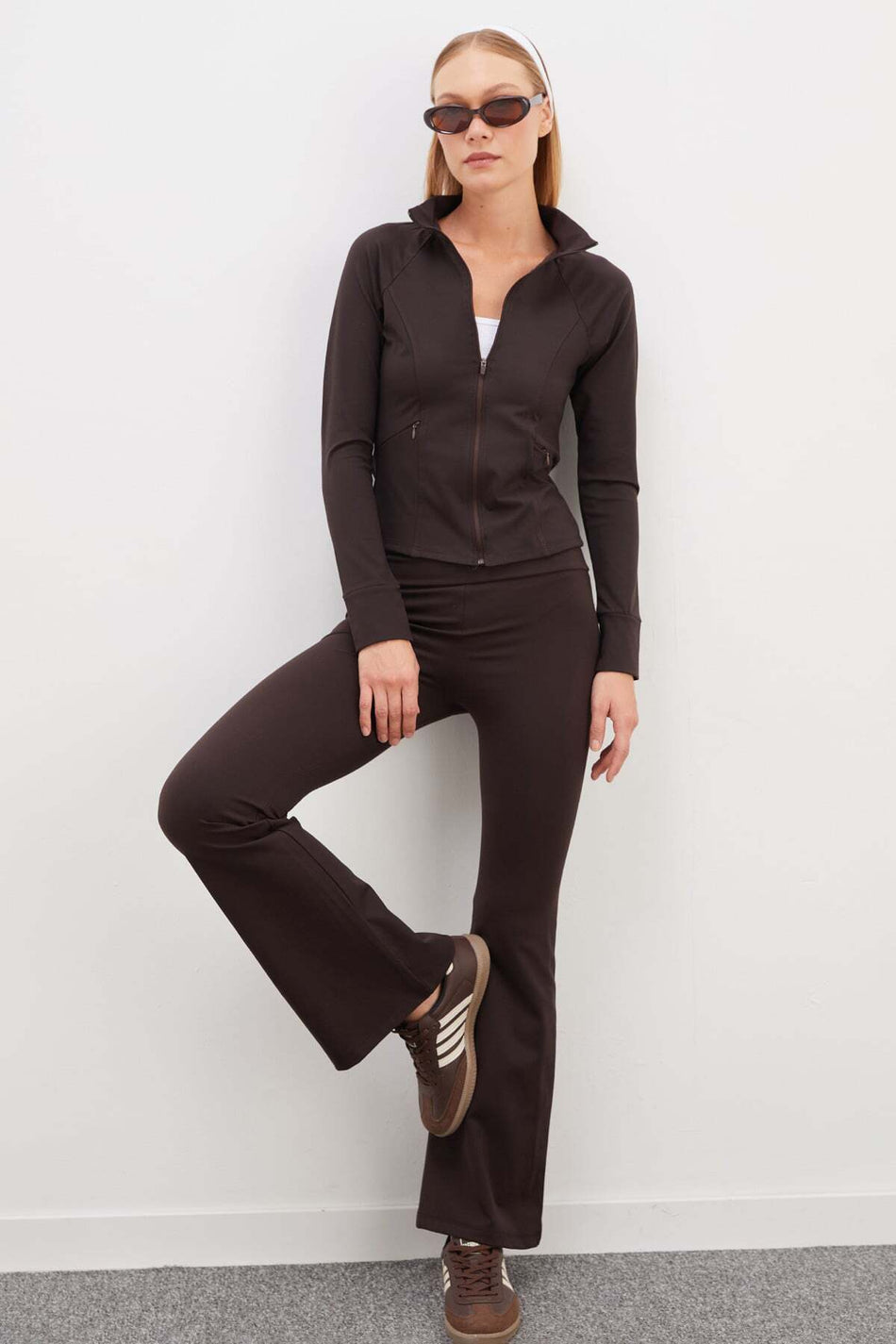 High Waist Stretchy Fabric Flare Leggings - MALLTURK