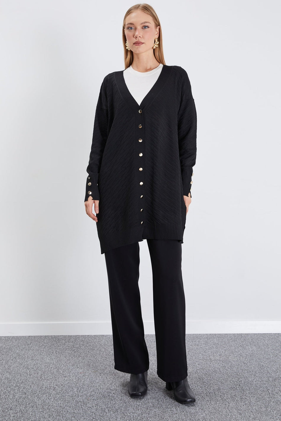 Jacquard V-Neck Buttoned Cardigan - MALLTURK