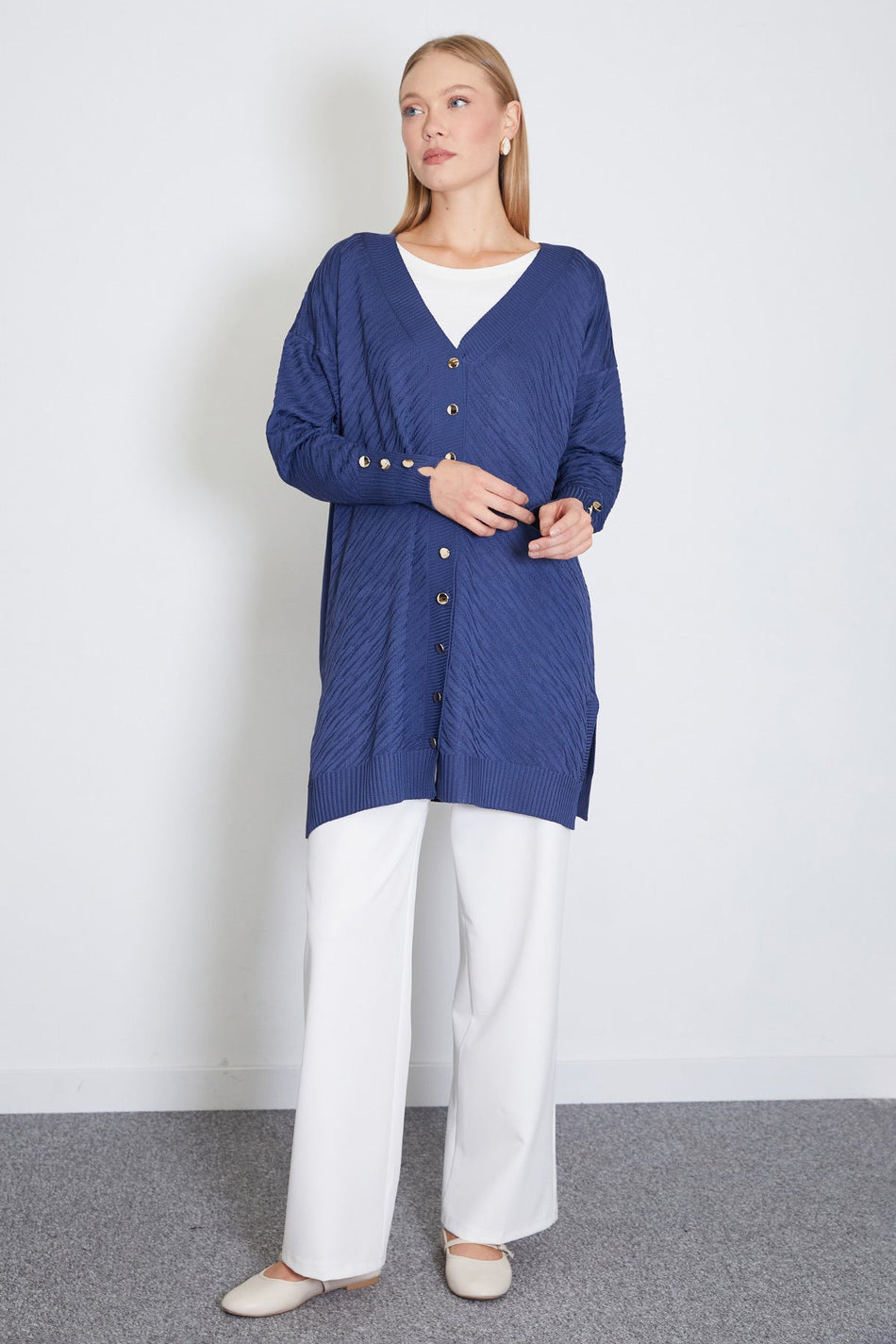 Jacquard V-Neck Buttoned Cardigan - MALLTURK
