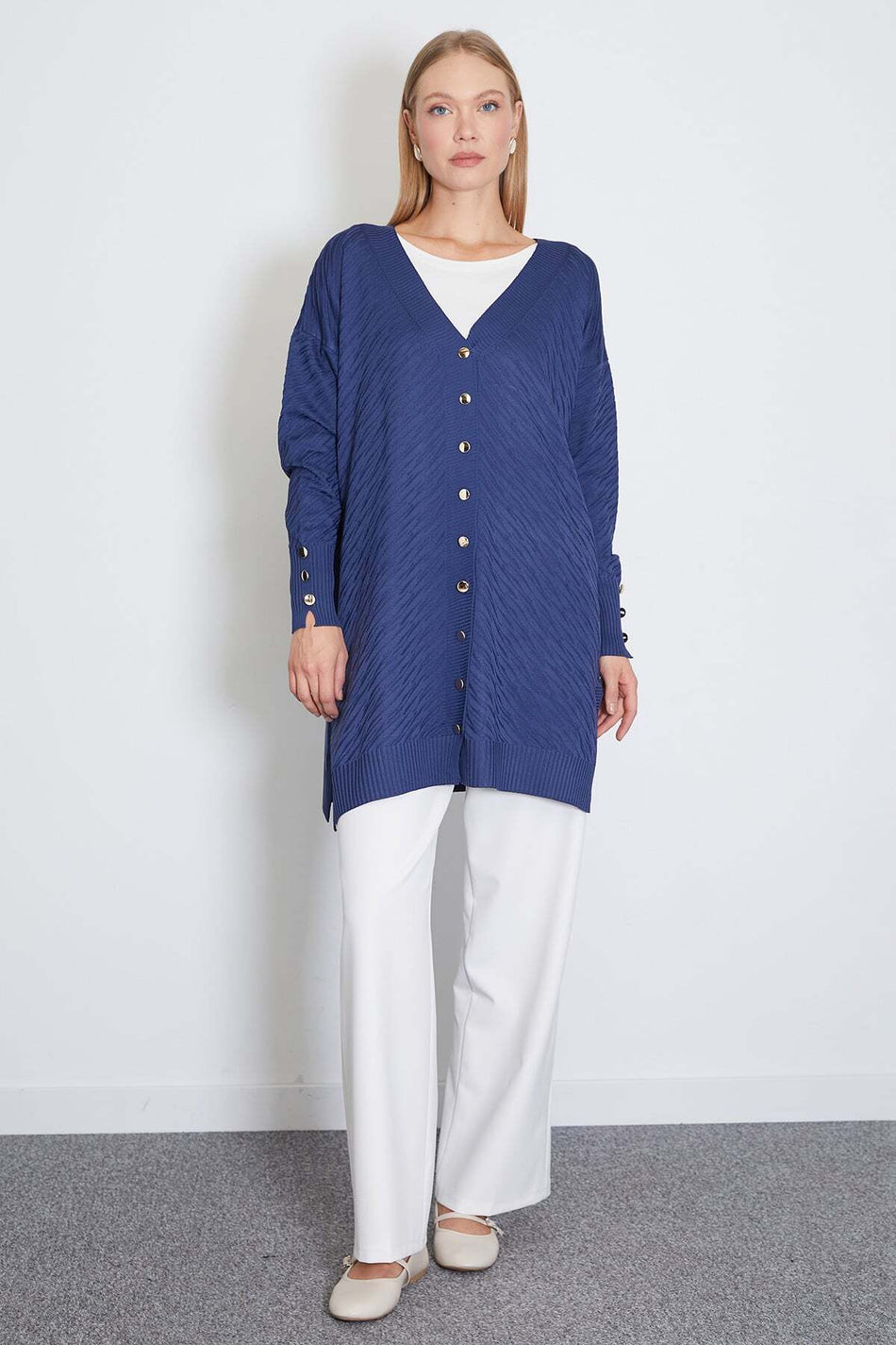 Jacquard V-Neck Buttoned Cardigan - MALLTURK