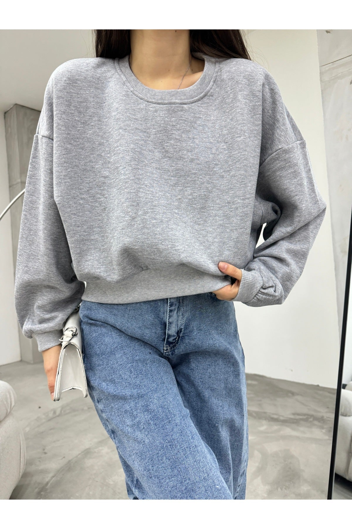 Kadın Gri Oversize Crop Sweatshirt - MALLTURK