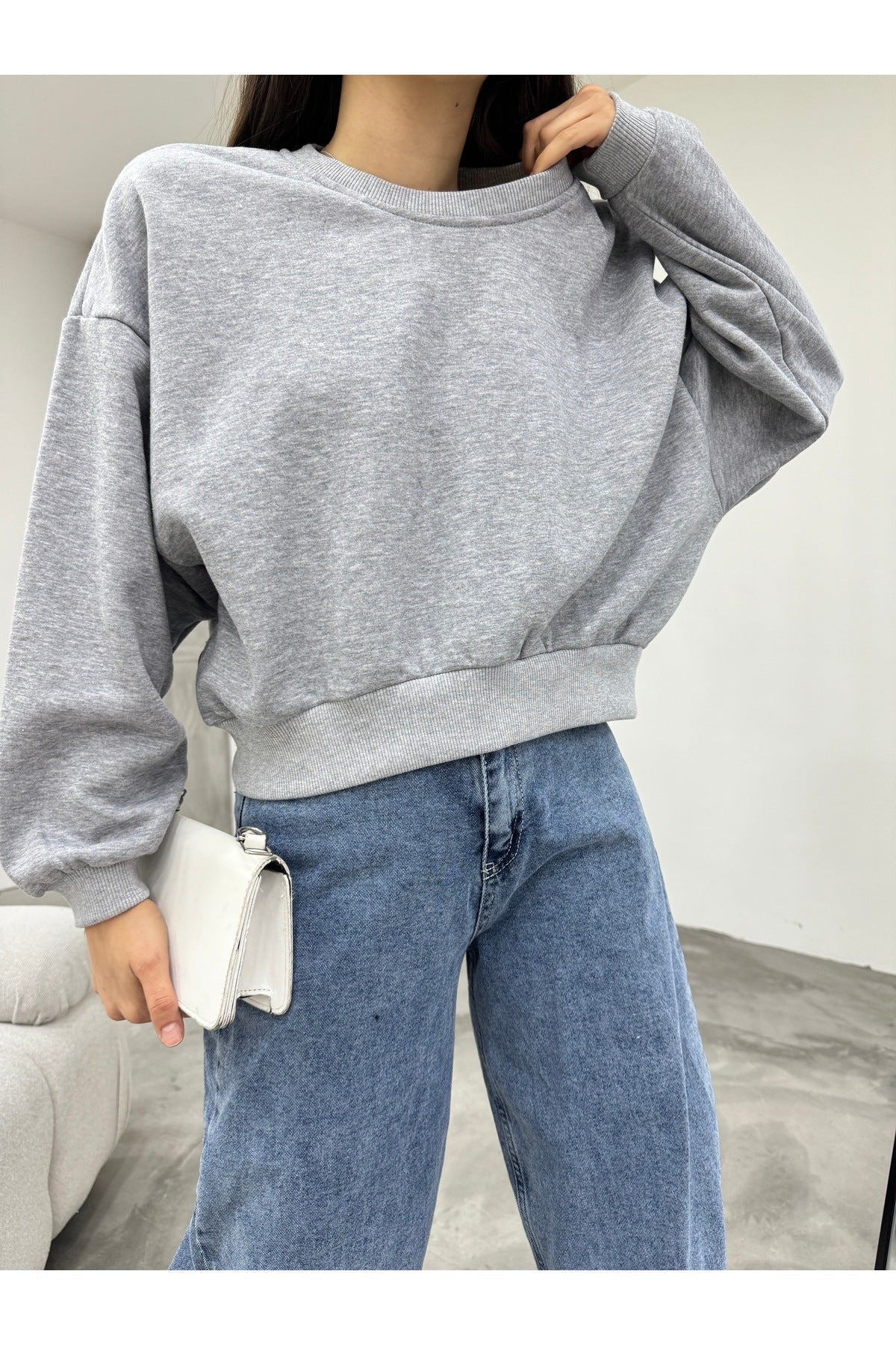 Kadın Gri Oversize Crop Sweatshirt - MALLTURK