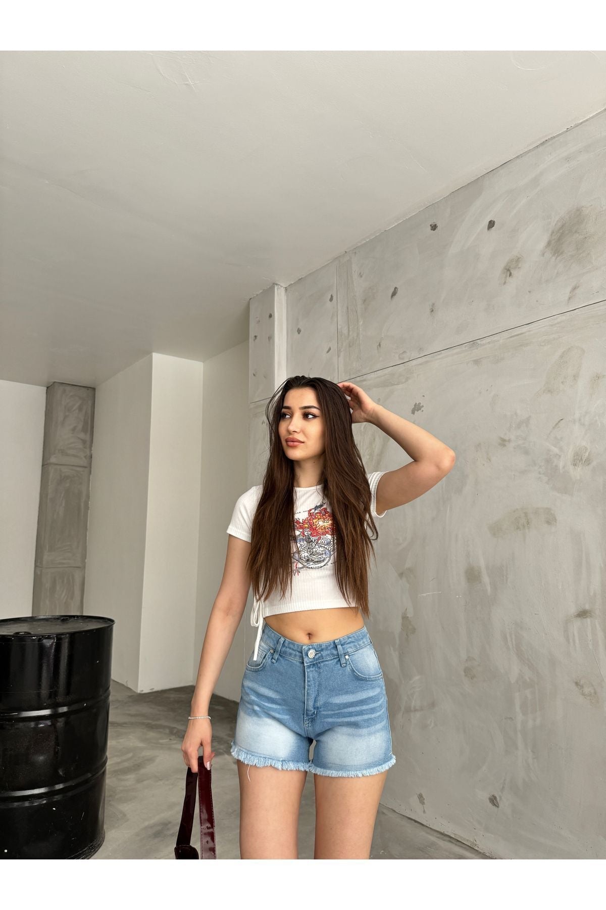 Kadın Kar Yıkama Soluk Efektli Beş Cep Yüksek Bel Paçası Püsküllü Denim Şort mavi - MALLTURK