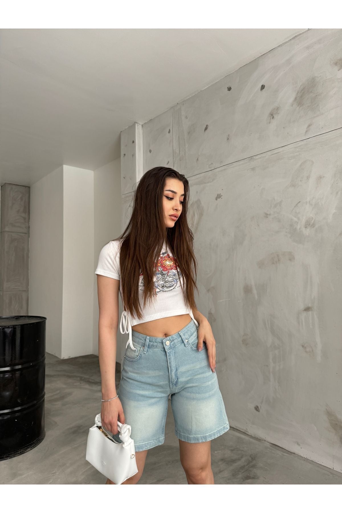 Kadın Kar Yıkama Soluk Efektli Yüksek Bel Denim Şort açık mavi - MALLTURK