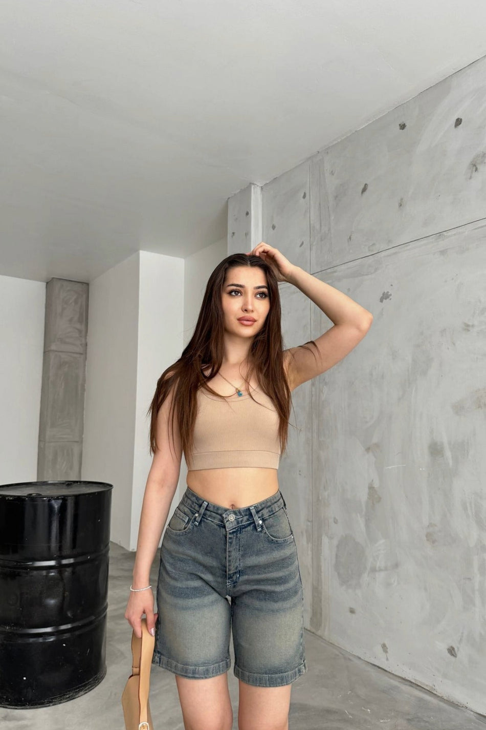 Kadın Kar Yıkama Soluk Efektli Yüksek Bel Denim Şort KOYU - MALLTURK