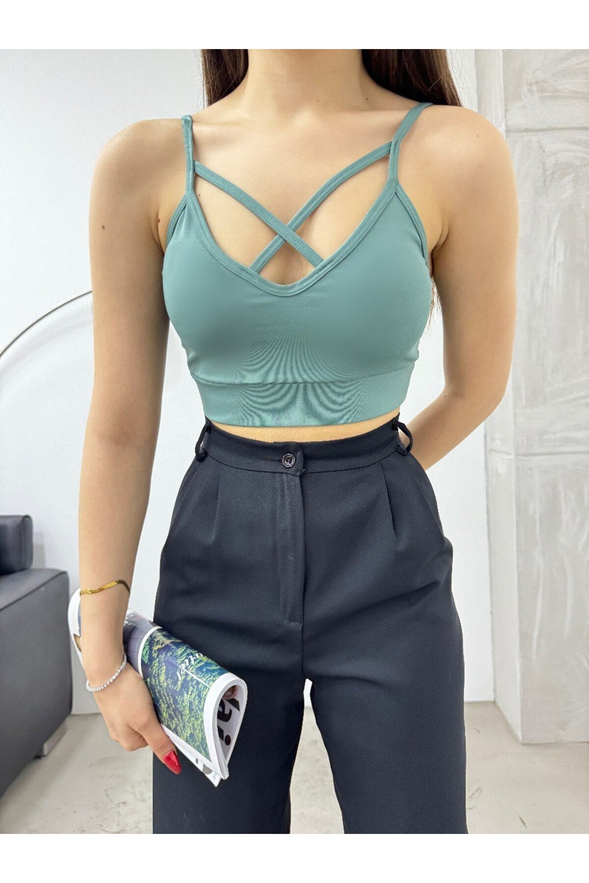 Kadın Önü çapraz İp Askılı Pedli Crop Top Büstiyer YEŞİL - MALLTURK