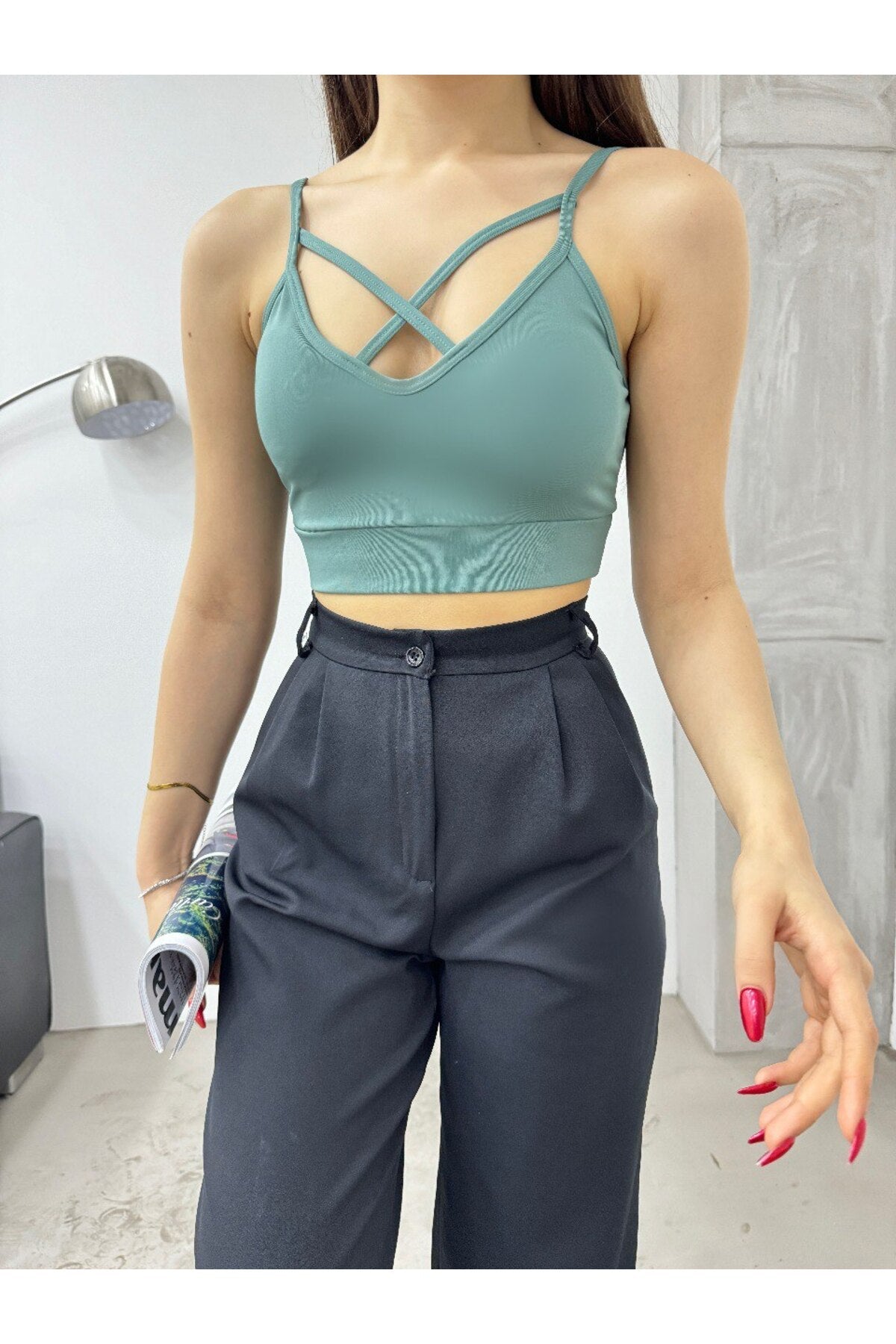 Kadın Önü çapraz İp Askılı Pedli Crop Top Büstiyer YEŞİL - MALLTURK