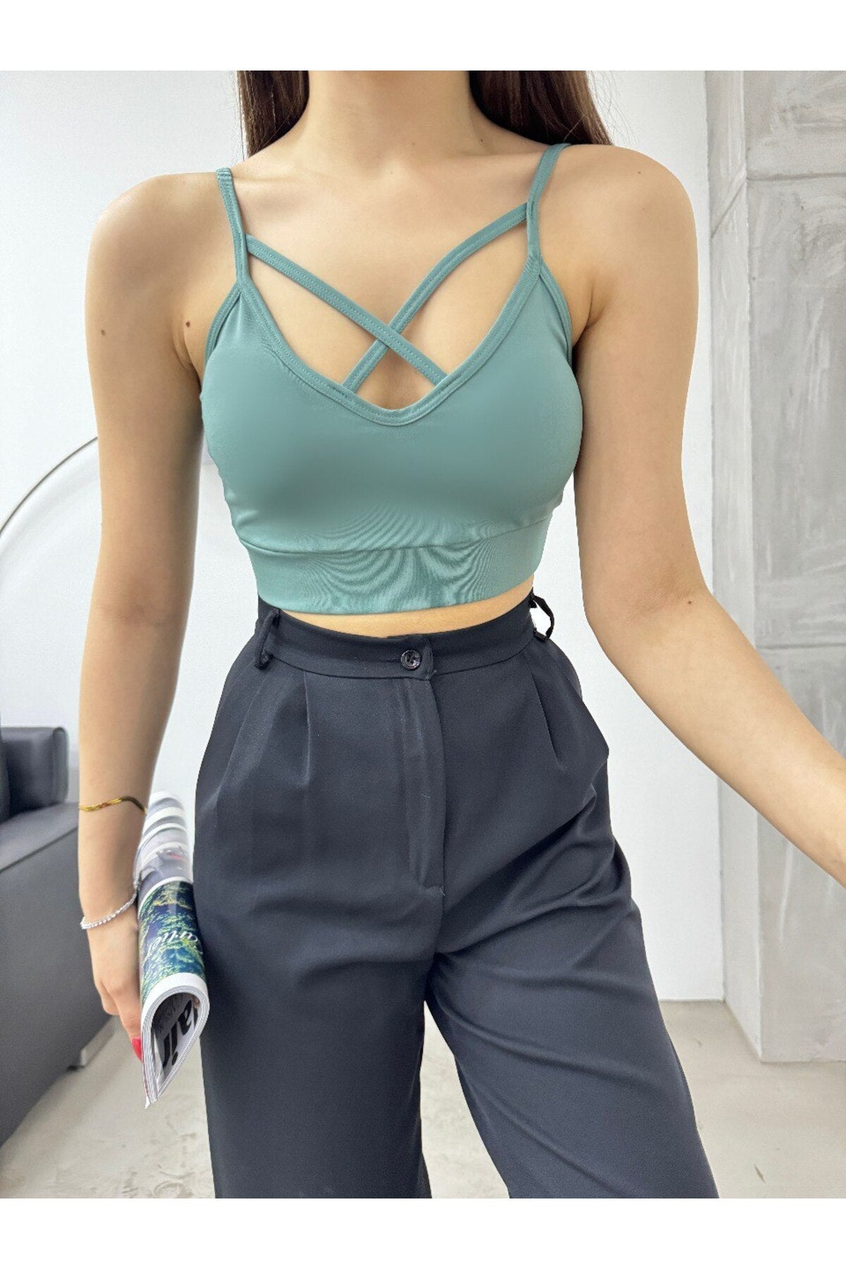Kadın Önü çapraz İp Askılı Pedli Crop Top Büstiyer YEŞİL - MALLTURK