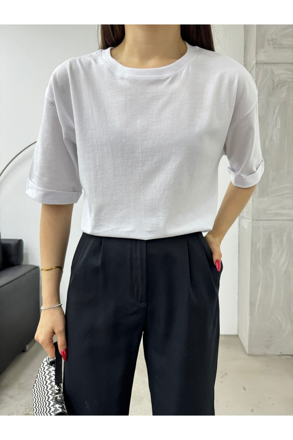 Kadın Oversize Lazer Kesim Yan Yırtmaçlı T-shirt beyaz - MALLTURK