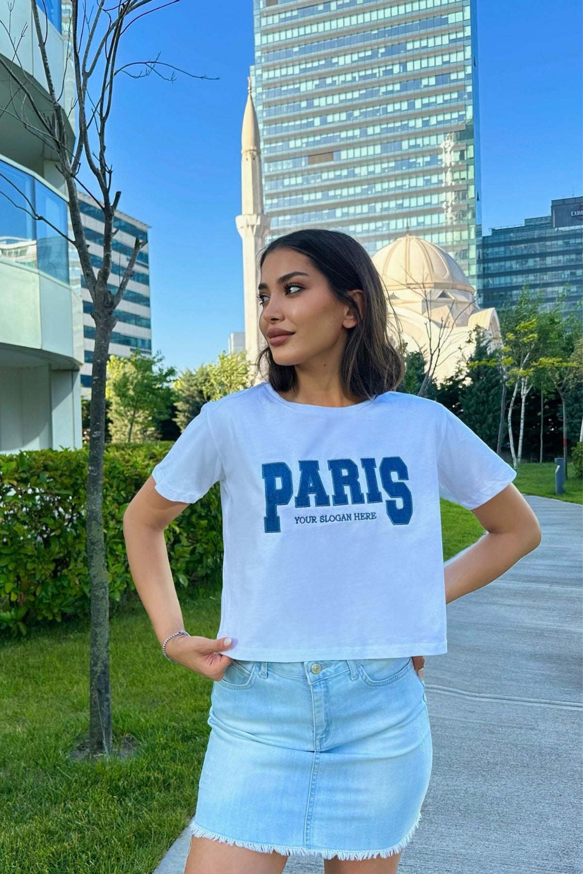 Kadın Paris Baskılı Likralı Bisiklet Yaka Crop T-Shirt Beyaz - MALLTURK