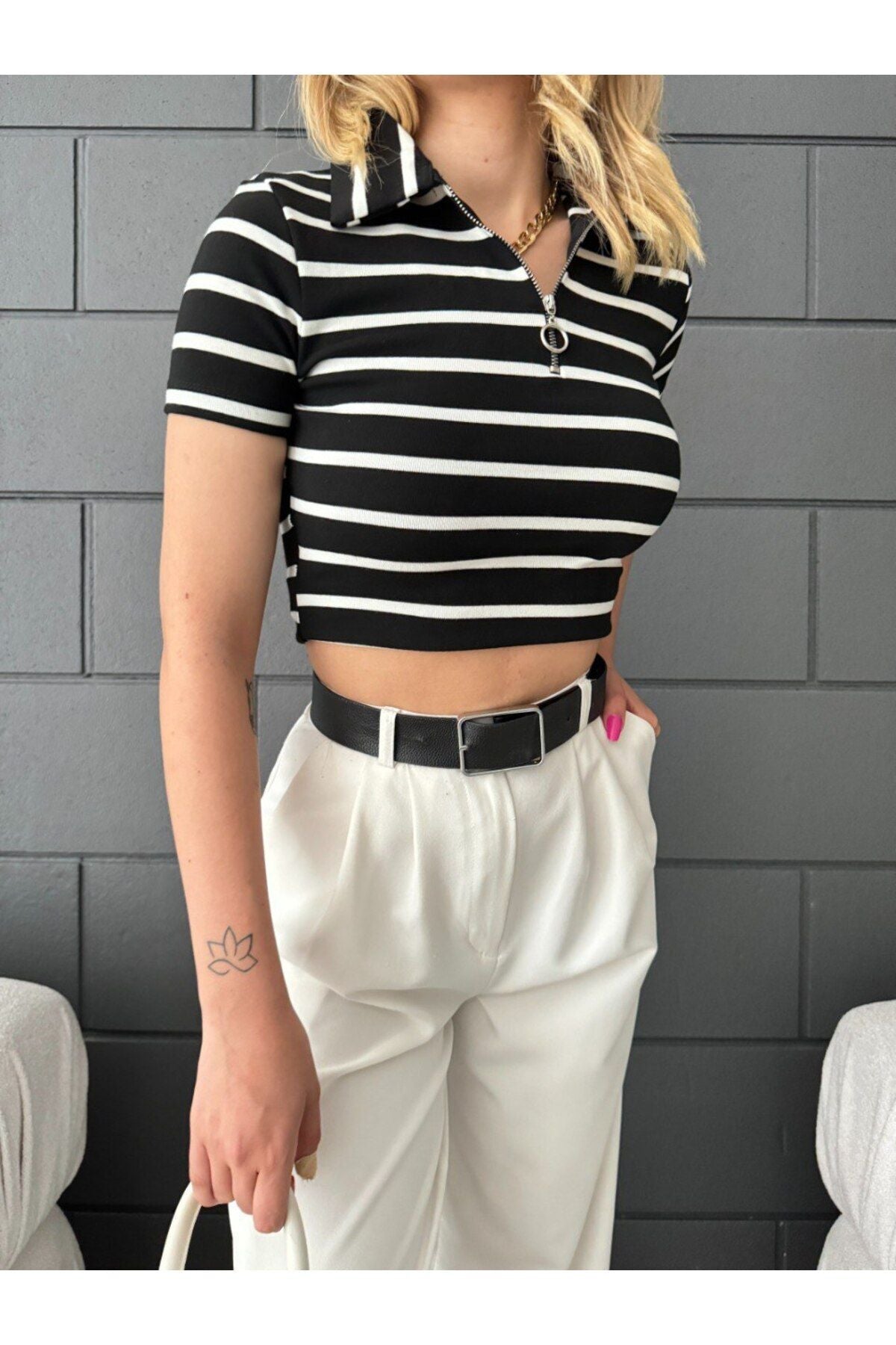 Kadın Polo Yaka Fermuarlı Fitted/vücuda Oturan Çizgili Crop Bluz siyah - MALLTURK
