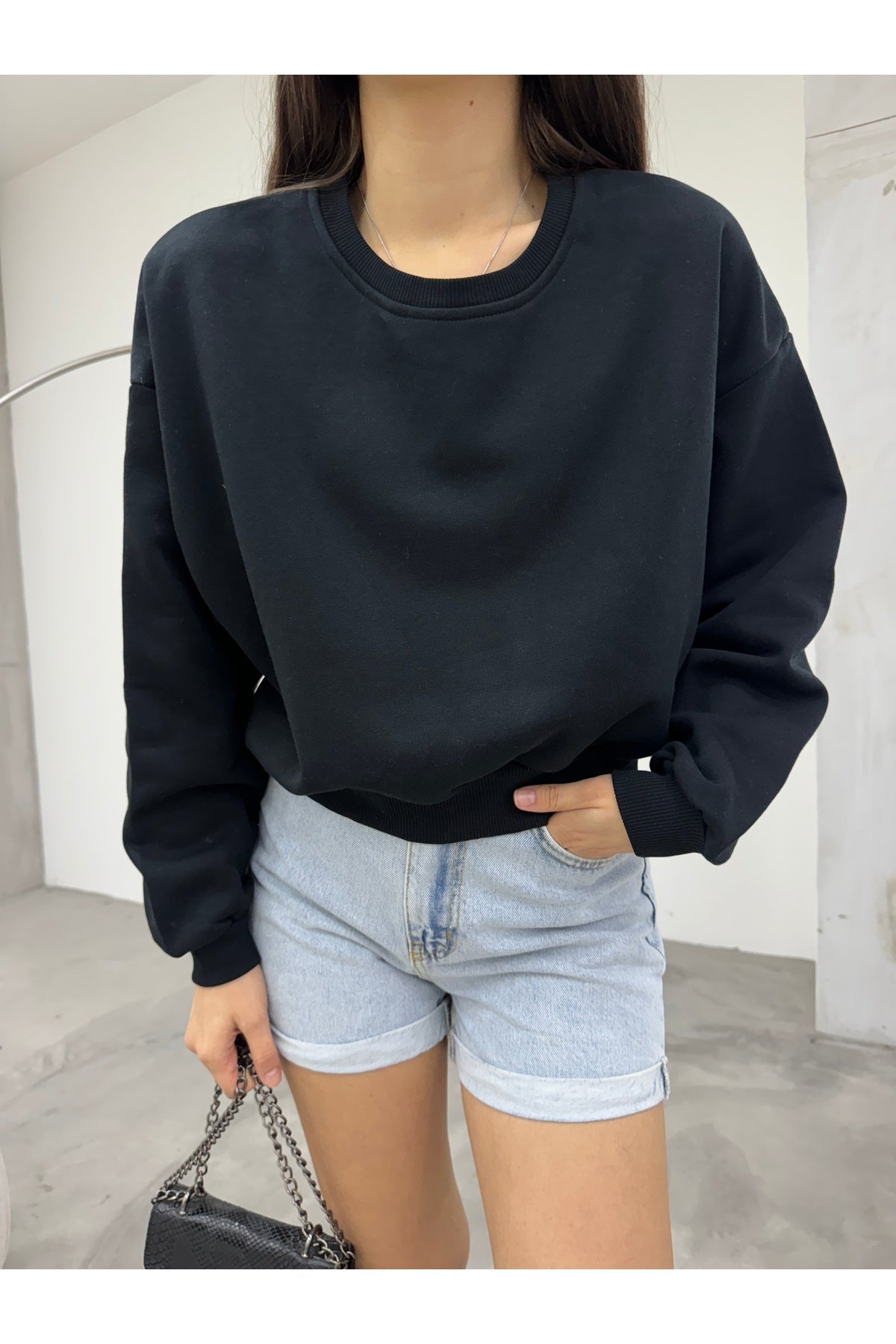Kadın Siyah Oversize Crop Sweatshirt - MALLTURK