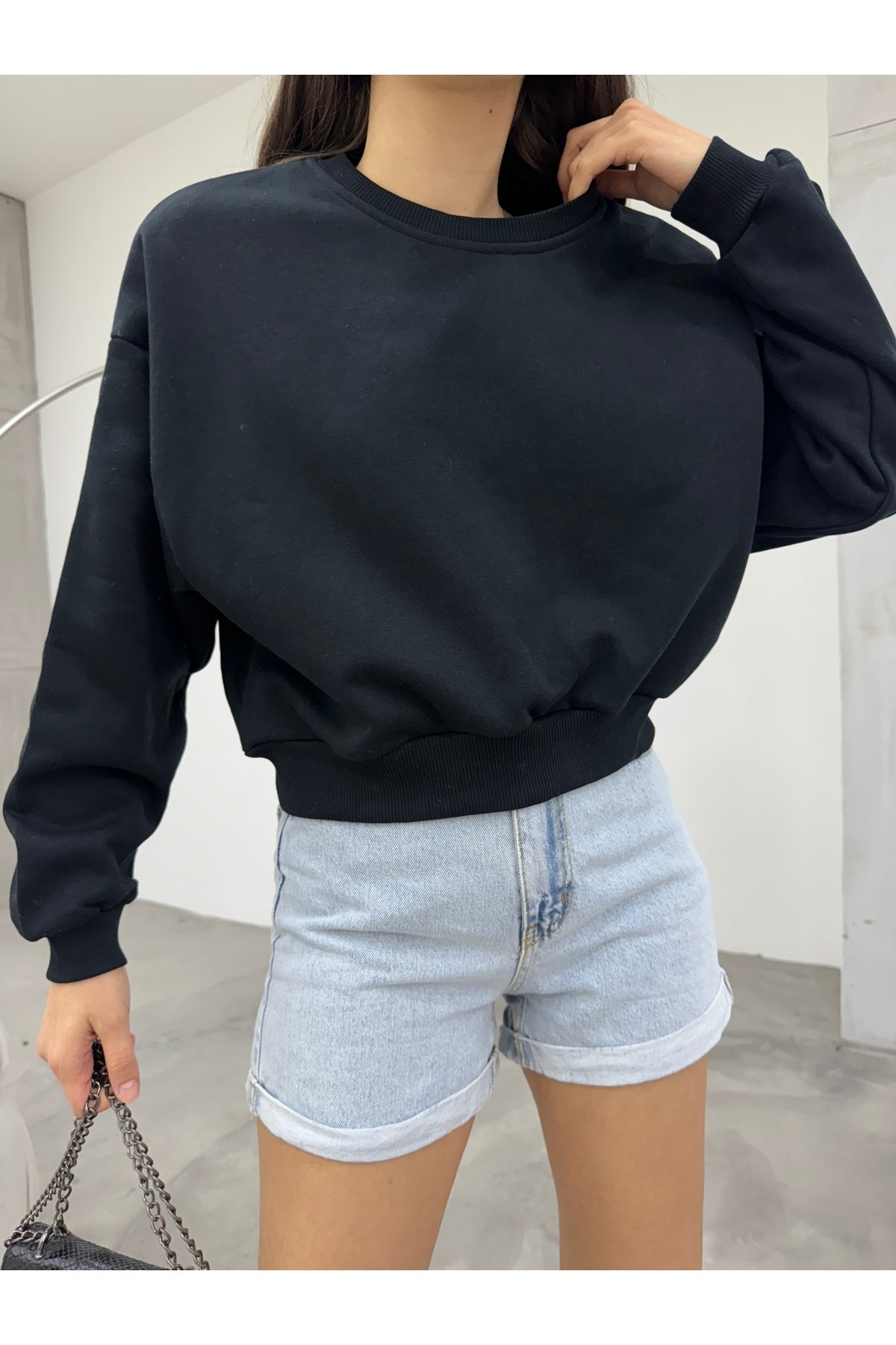 Kadın Siyah Oversize Crop Sweatshirt - MALLTURK