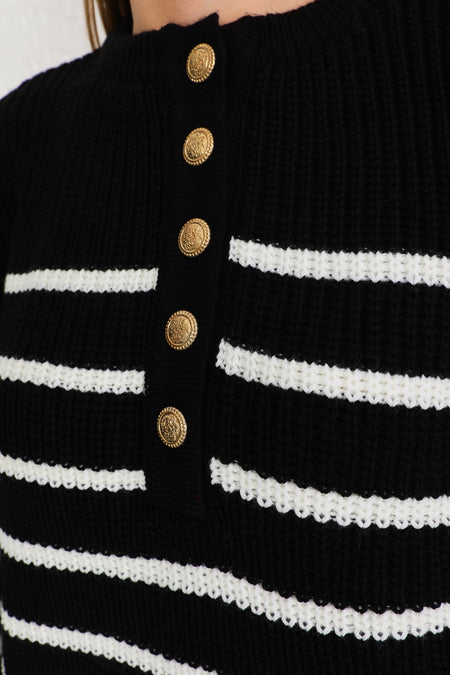 Kadın Siyah Oversize Gold Düğmeli Çizgili Kalın Triko Kazak - MALLTURK