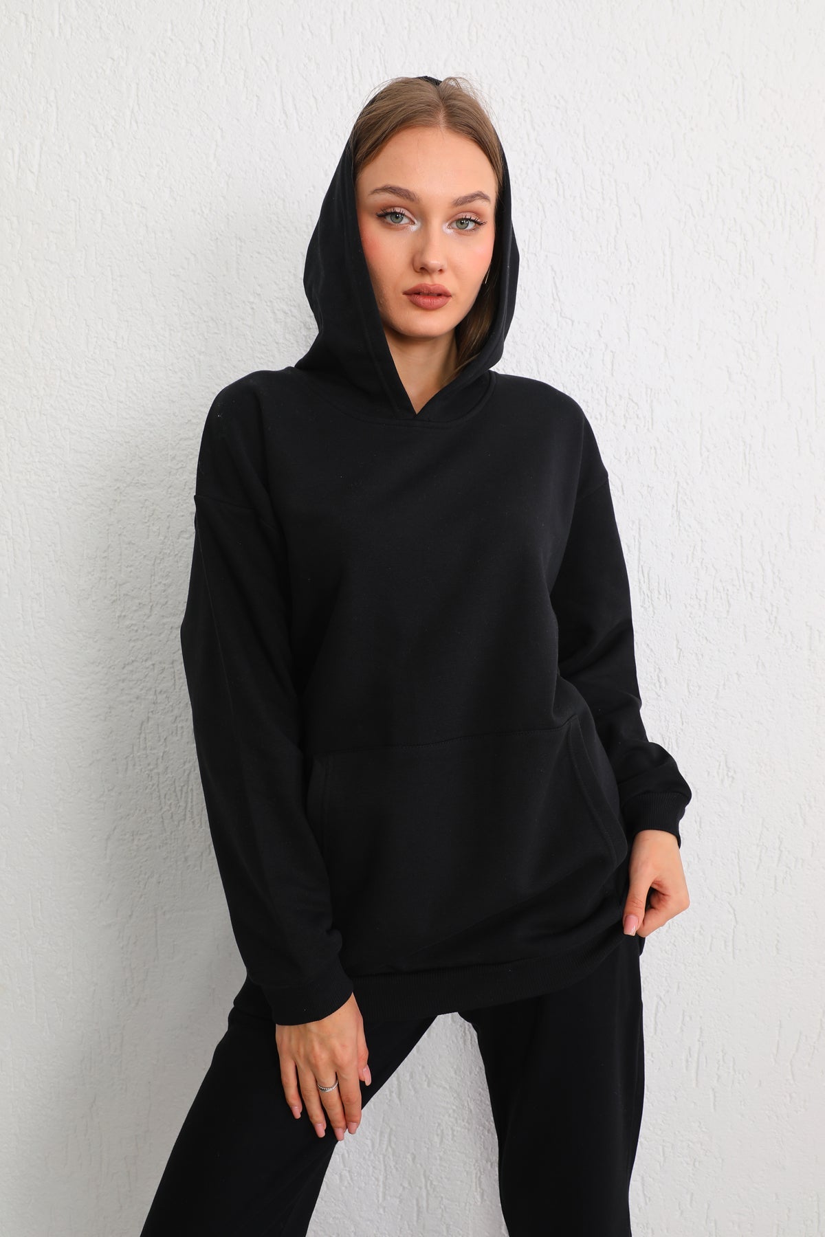 Kadın SİYAH Oversize Şardonlu Üç İplik Kapüşonlu Sweatshirt - MALLTURK